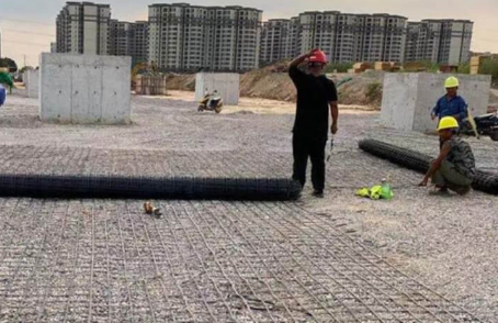泰安土工格栅铺设前地基要怎么处理?